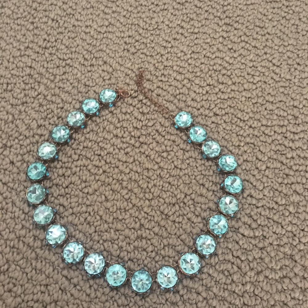 On trend necklace -  Anna Wintour style